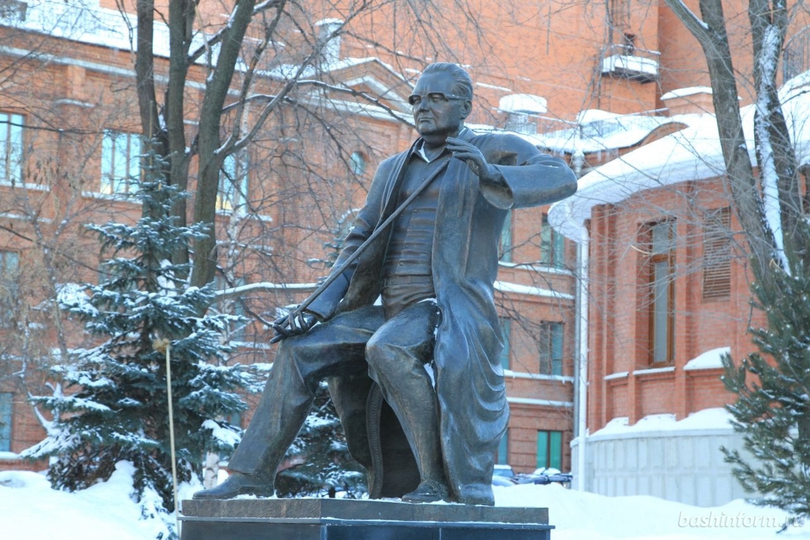 Олег Яровиков