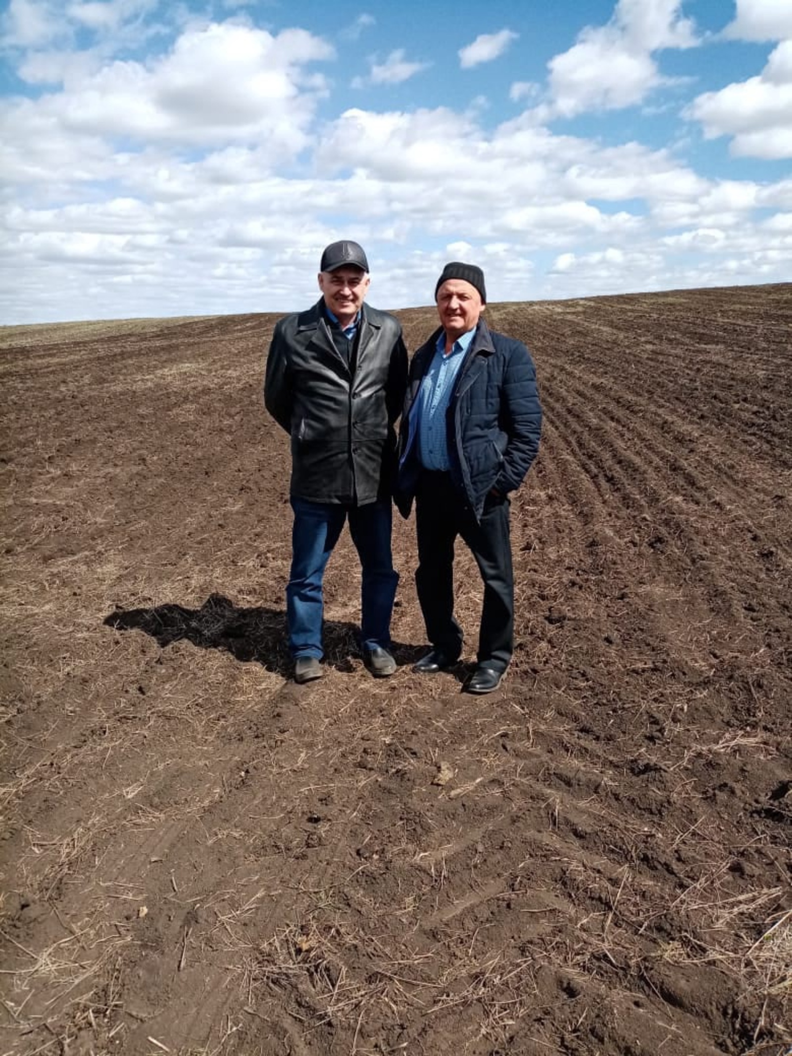 С рабочим визитом в Кигинском районе побывал заместитель начальника отдела растениеводства Министерства сельского хозяйства Республики Башкортостан Рашид Ахметшин.
