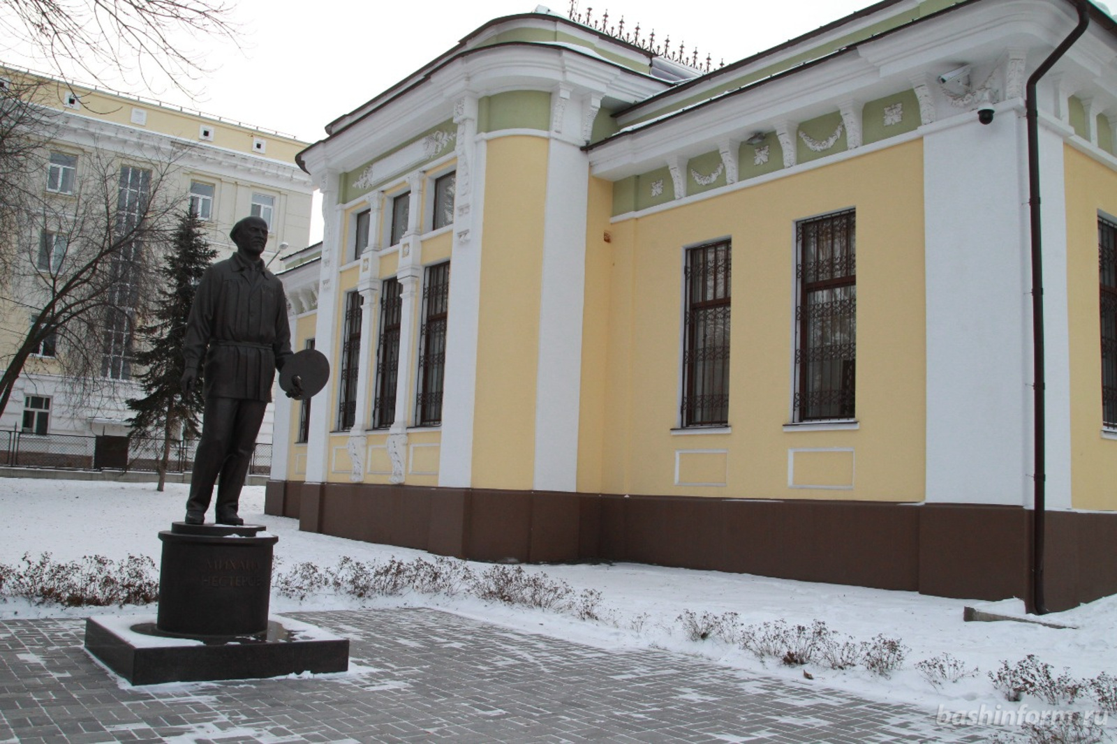 Олег Яровиков