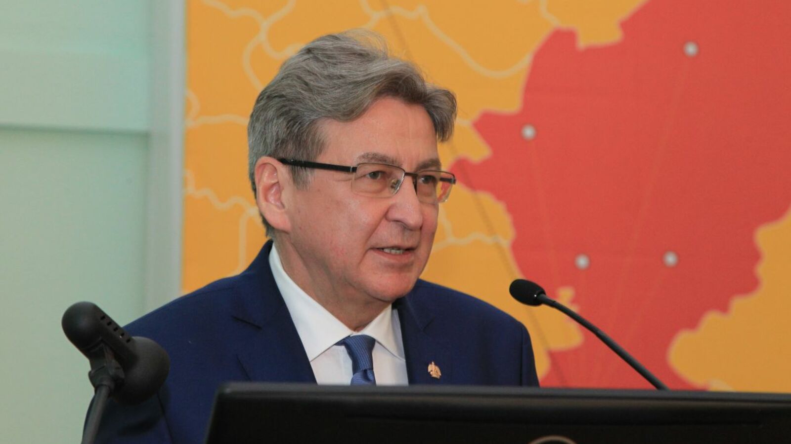 Олег Яровиков