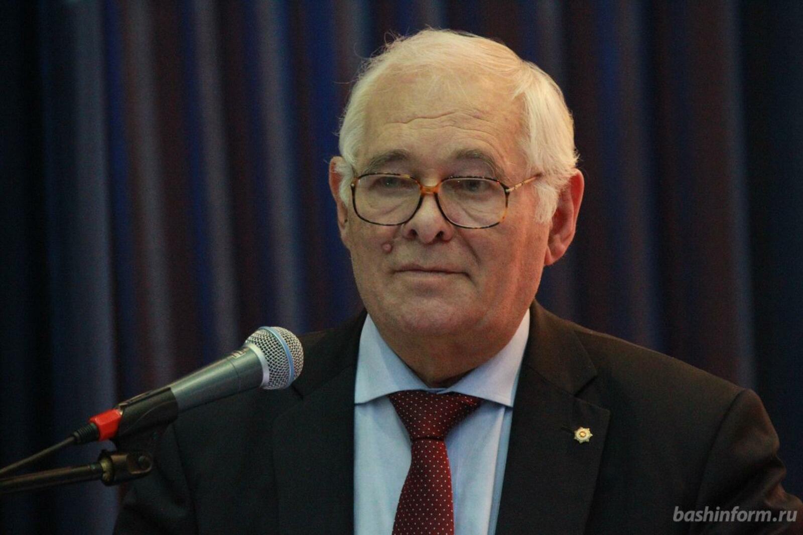 Олег Яровиков