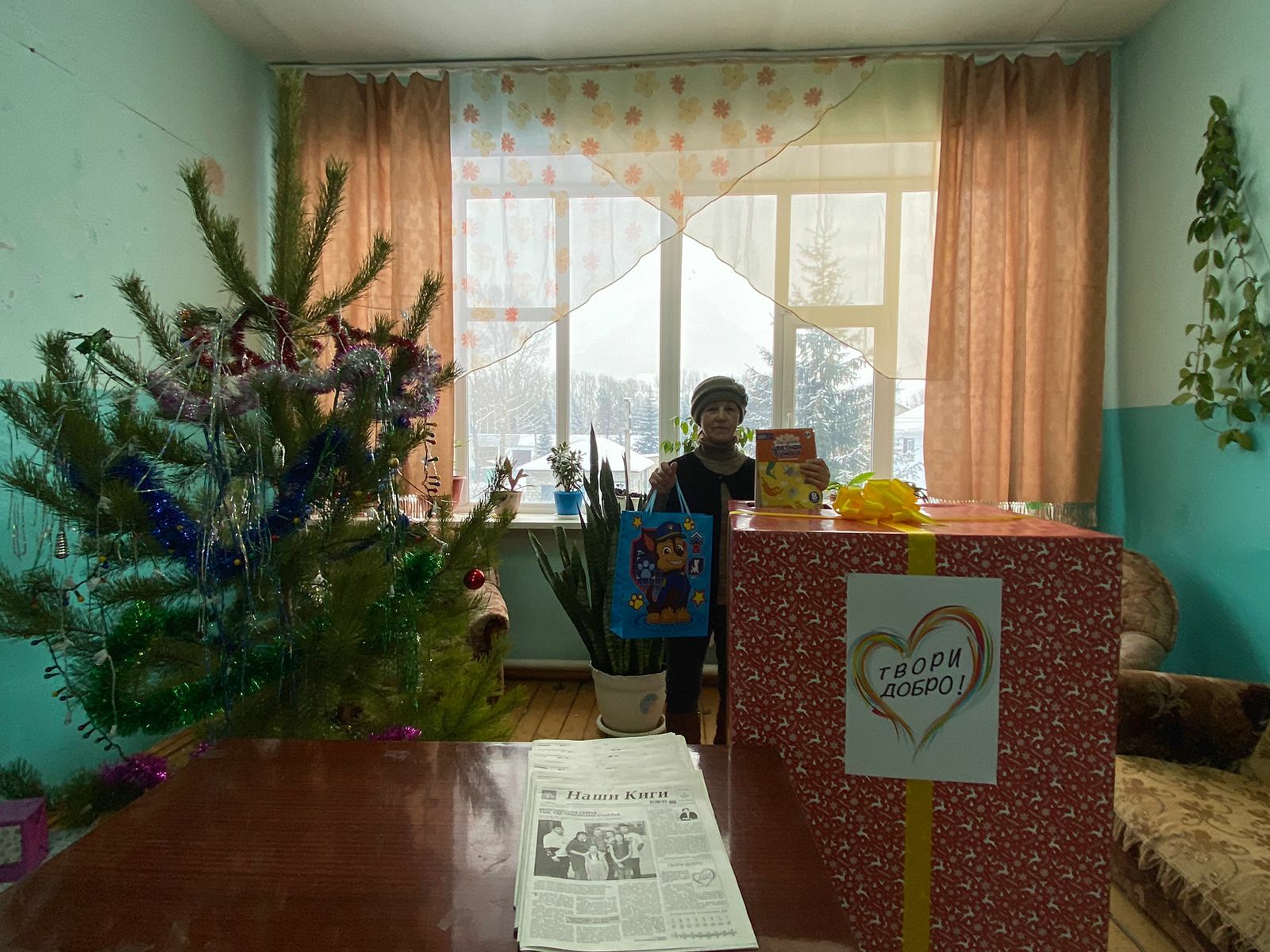 Коллективы организаций Кигинского района пополняют Мешок Деда Мороза