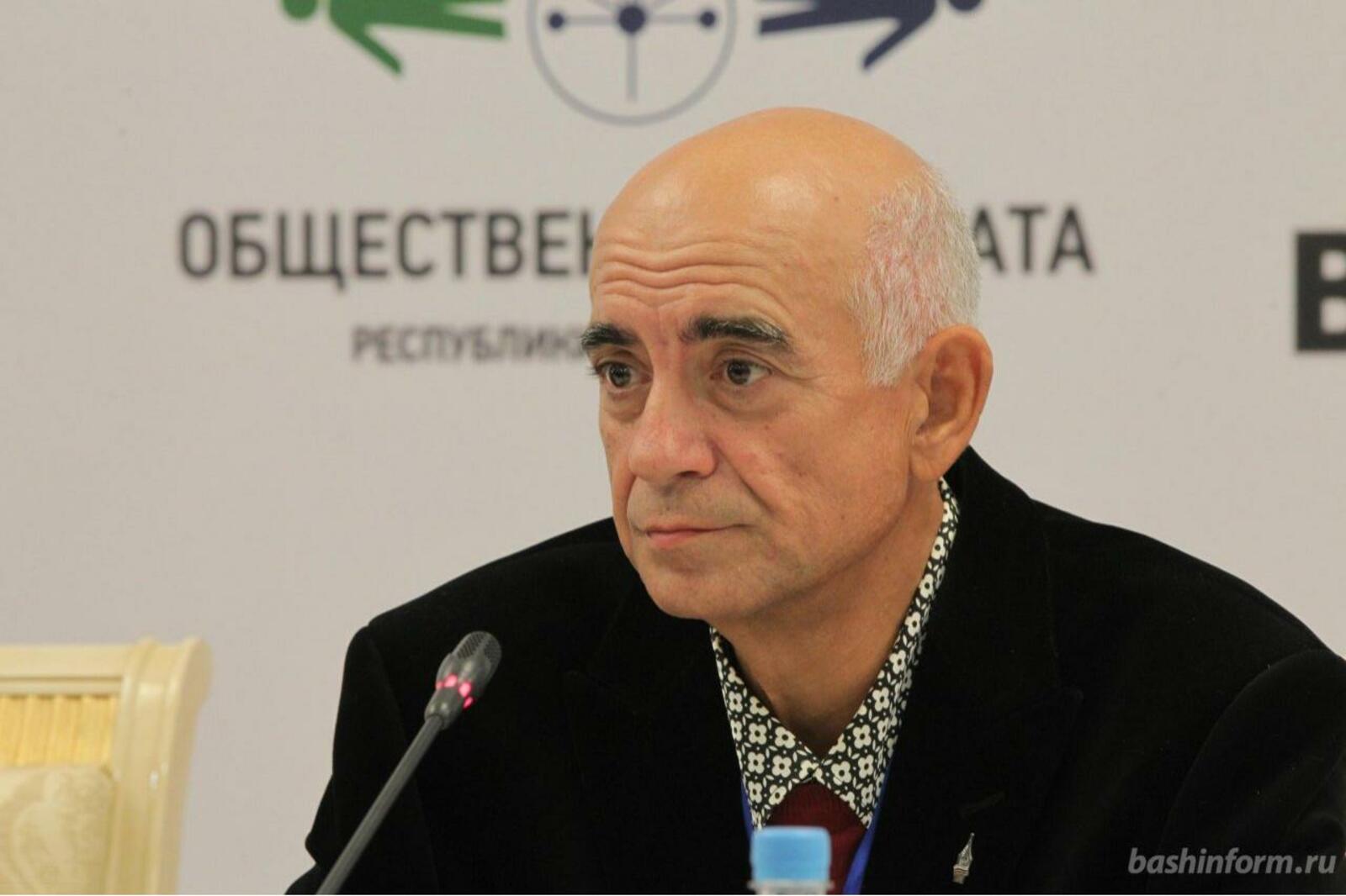 Олег Яровиков