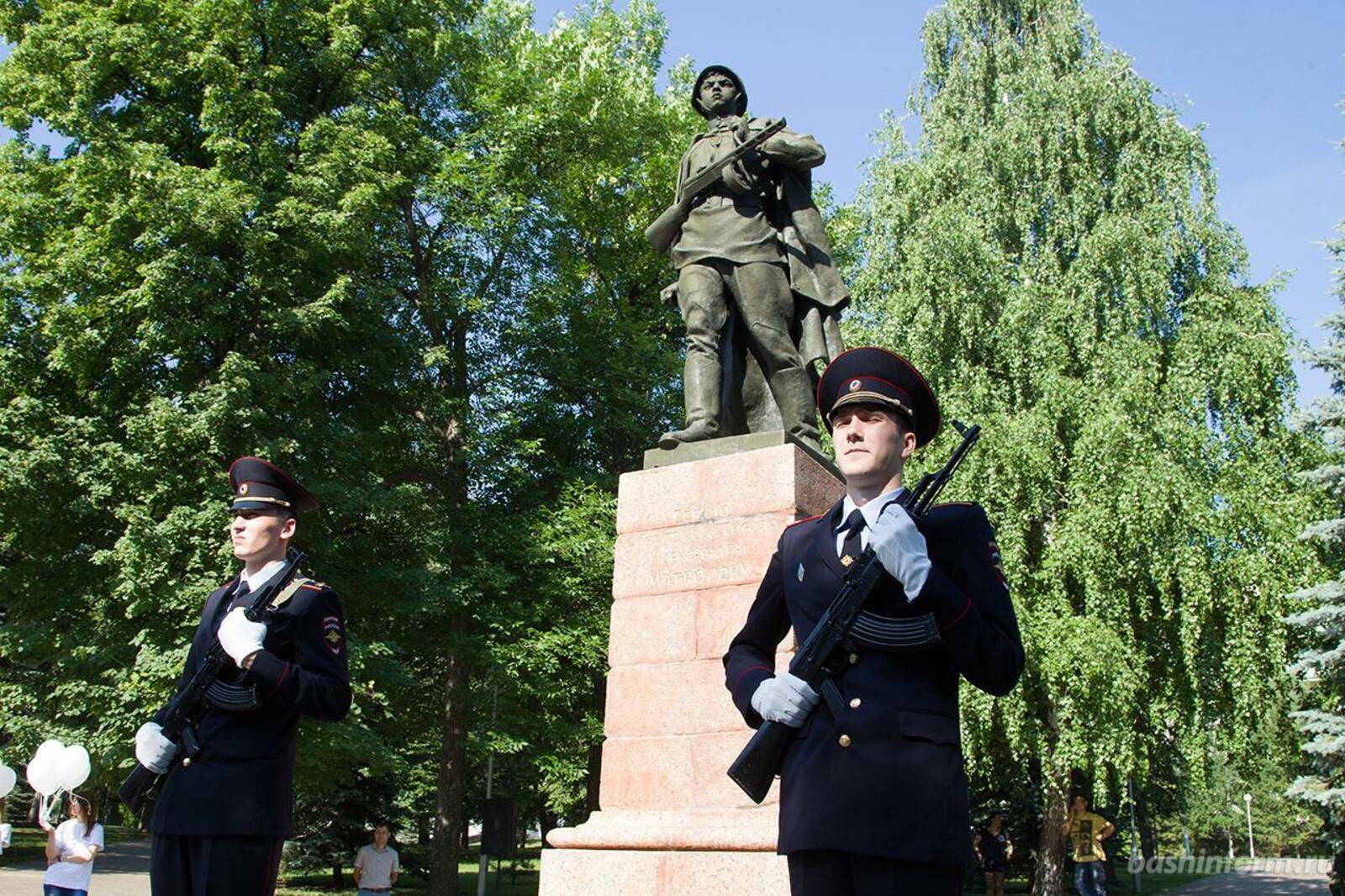Олег Яровиков
