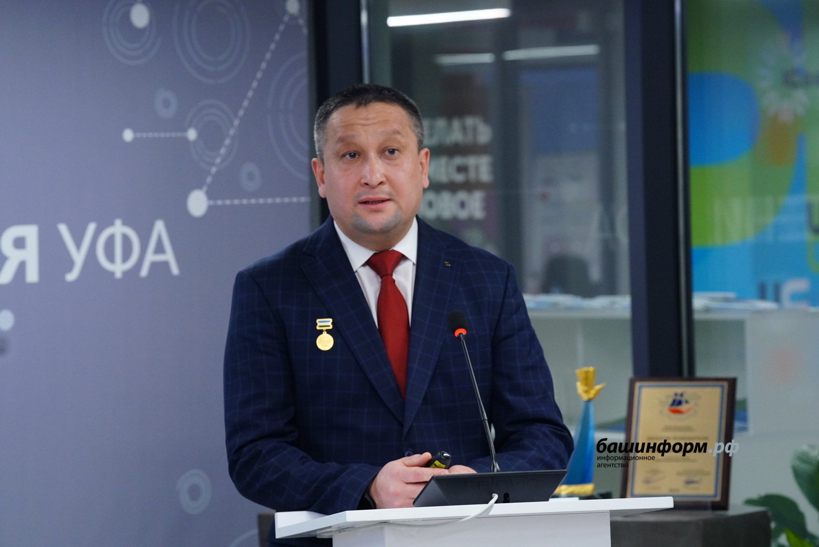 Олег Яровиков