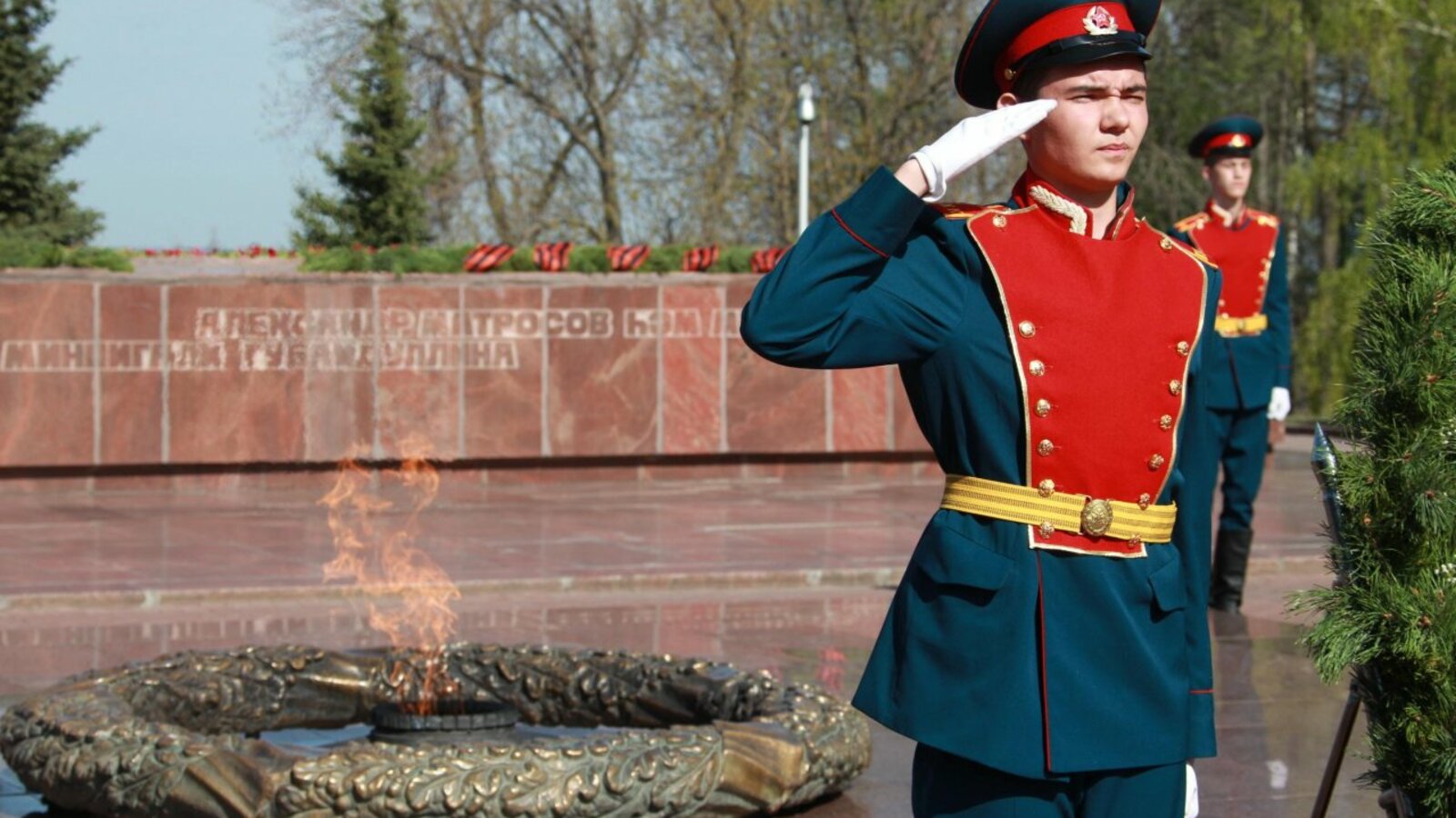 Олег Яровиков