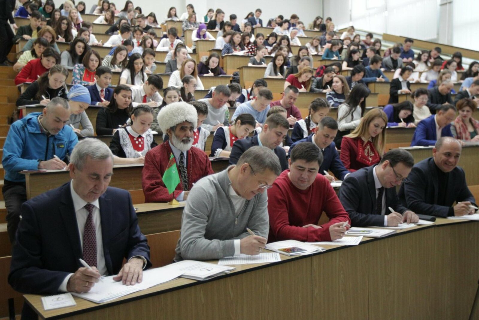 Олег Яровиков