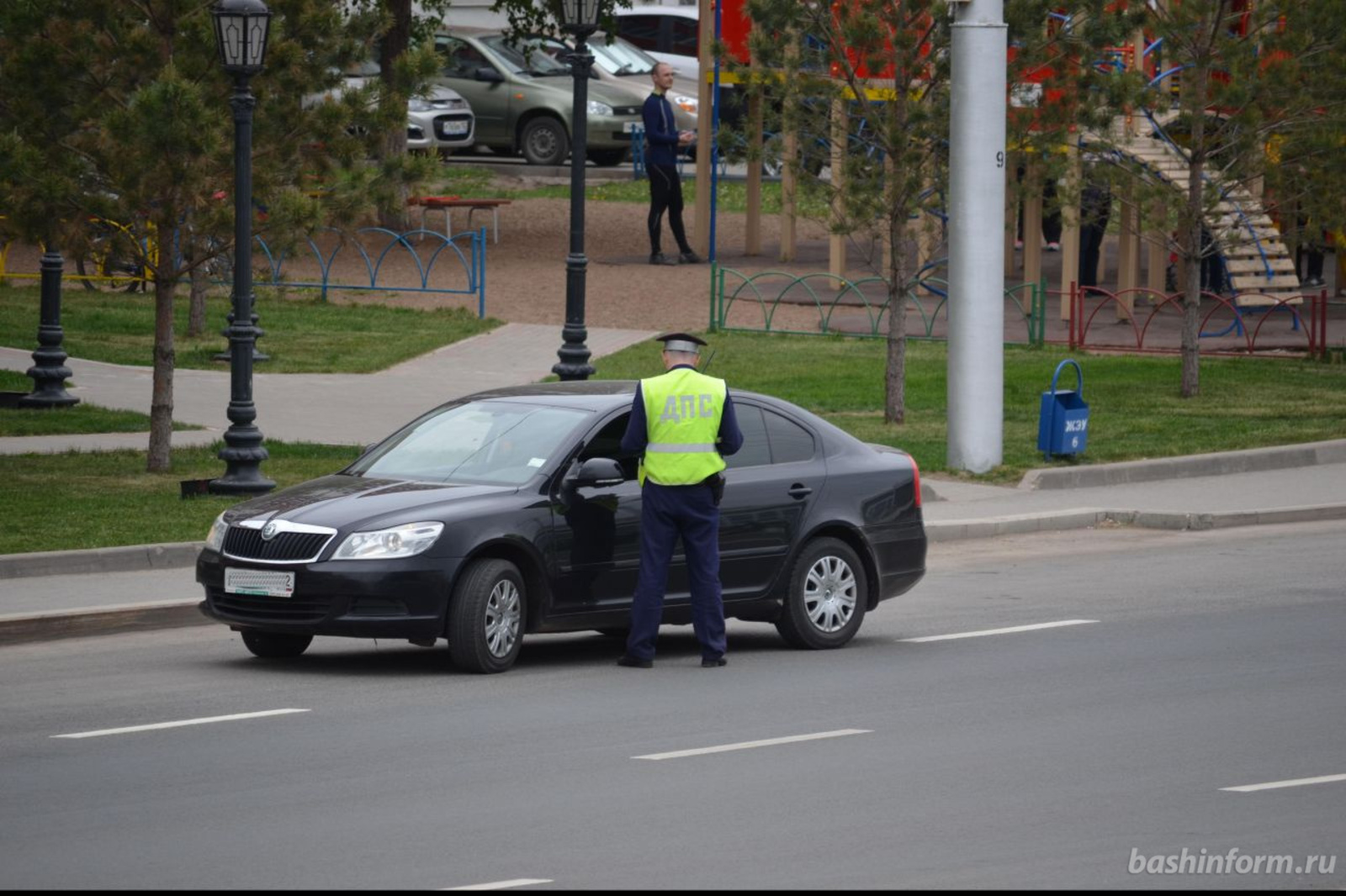 автор