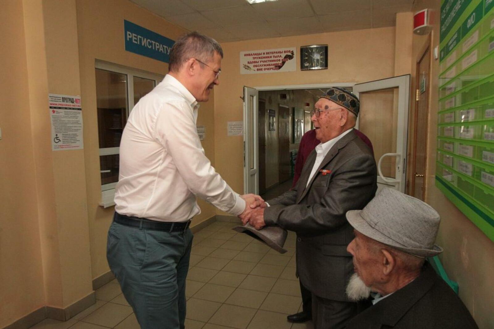 Олег Яровиков