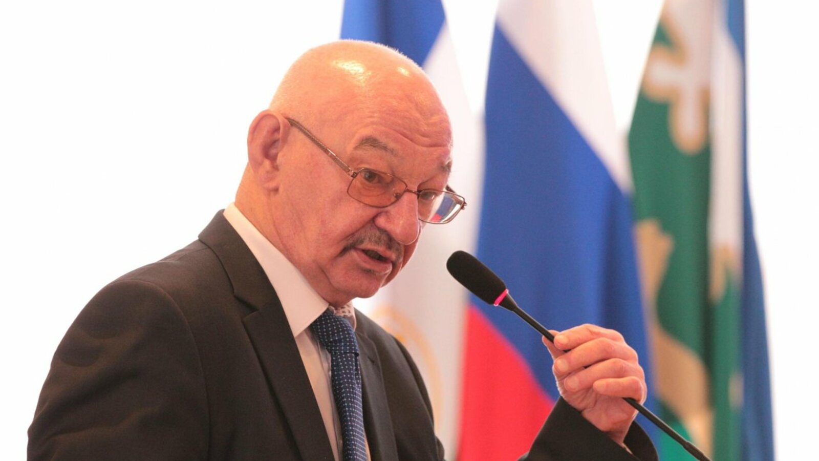 Олег Яровиков